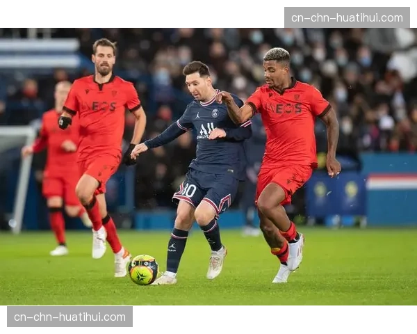 法甲焦点战出现罕见一幕：VAR介入判定尼斯队越位进攻“无效回接”